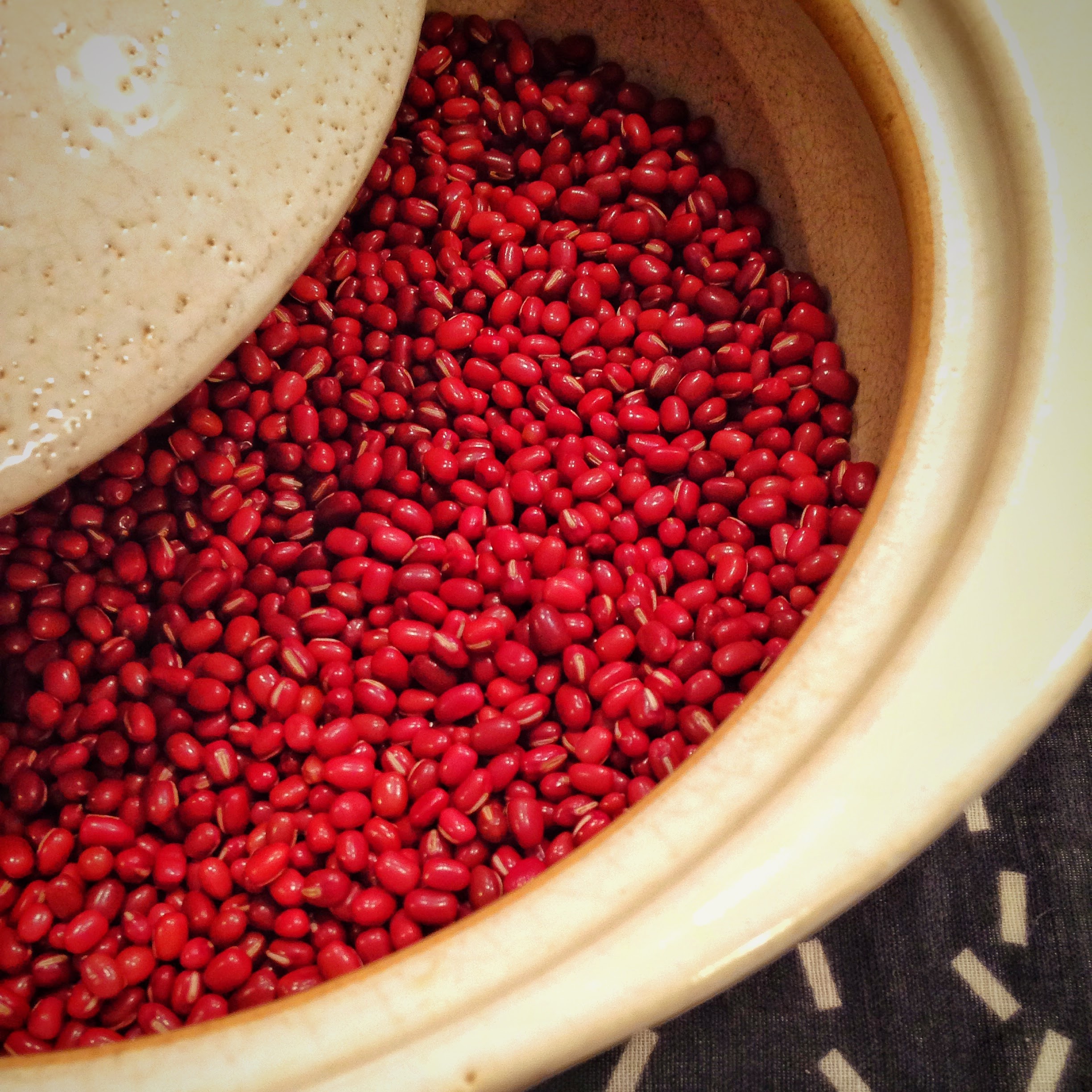 Boil azuki(red beans) with pressure cooker